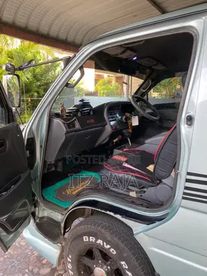 Toyota HiAce 1997 Green