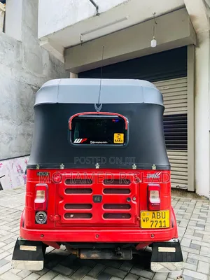 Bajaj Avenger 2020 Red
