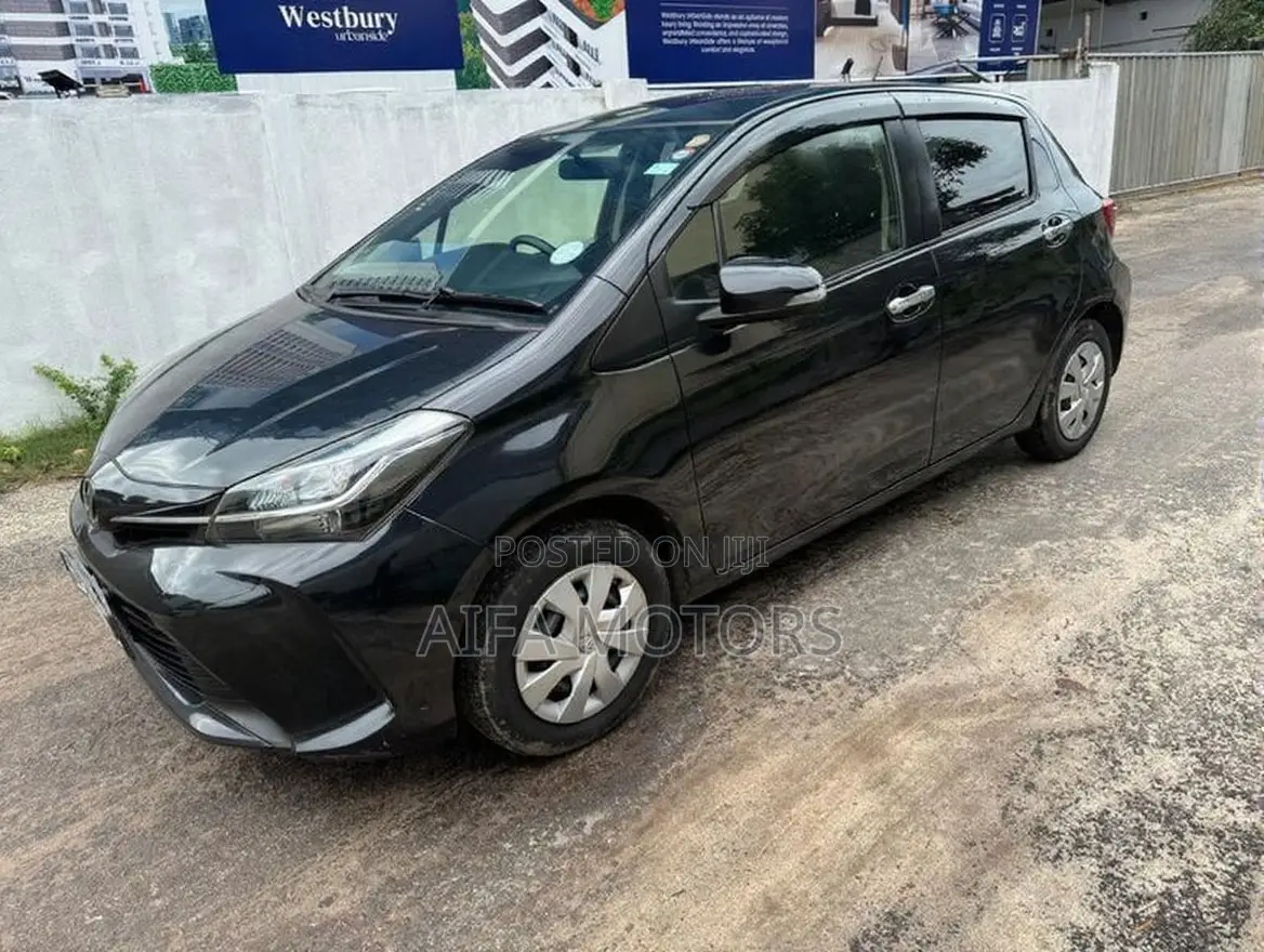 Toyota Vitz 1.0 FWD 5dr 2016 Black