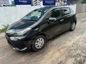 Toyota Vitz 1.0 FWD 5dr 2016 Black