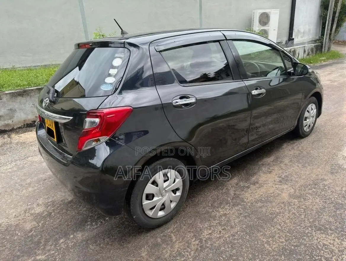 Toyota Vitz 1.0 FWD 5dr 2016 Black