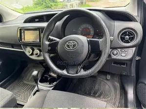 Toyota Vitz 1.0 FWD 5dr 2016 Black