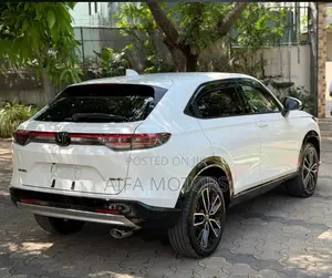 Honda Vezel 2024 White