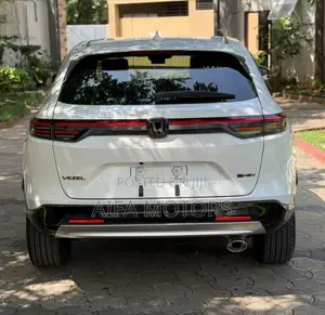 Honda Vezel 2024 White