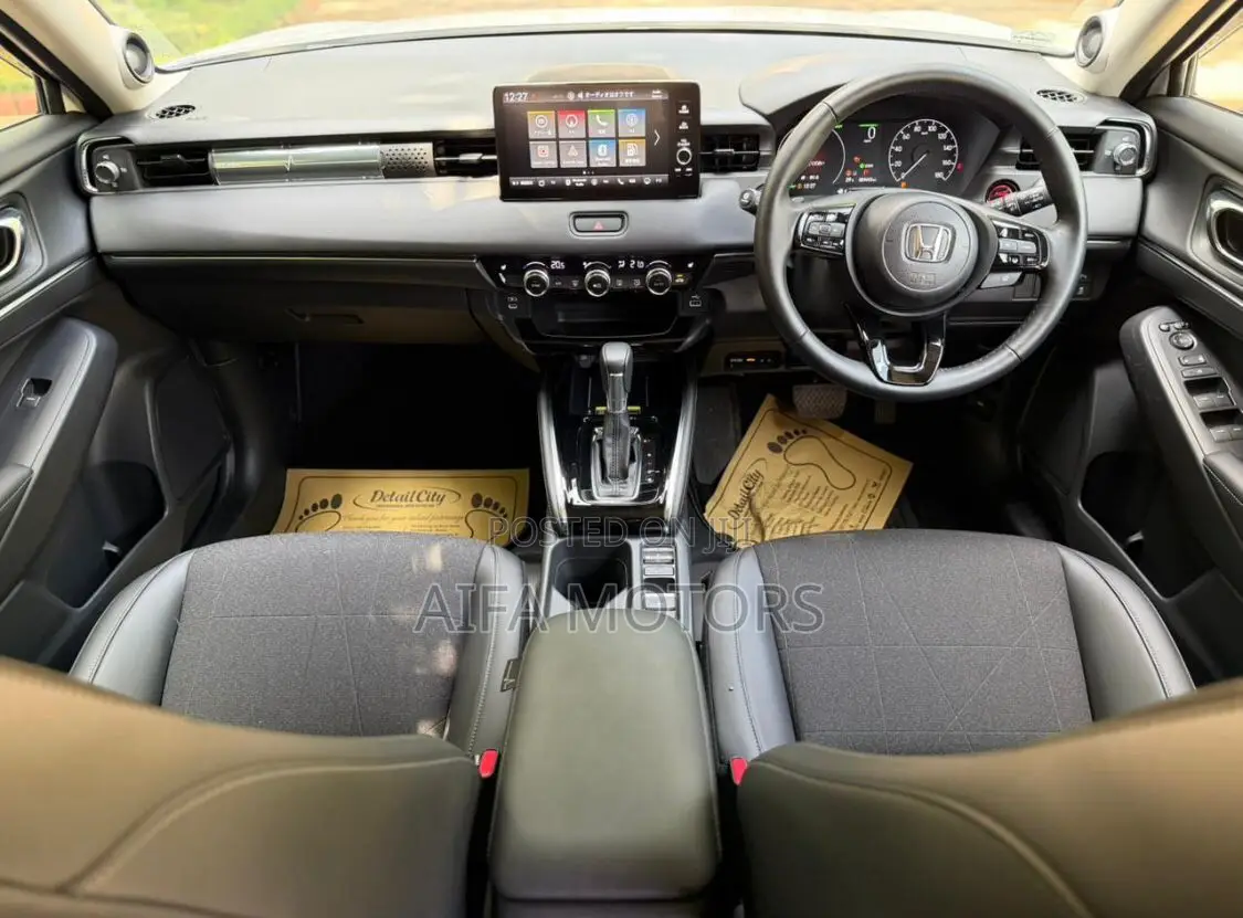 Honda Vezel 2024 White