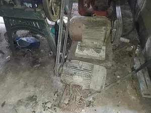 මිරිස් කෙටීමේ යන්ත්‍ර. (Grinding Mills)