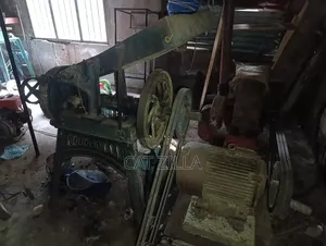 මිරිස් කෙටීමේ යන්ත්‍ර. (Grinding Mills)
