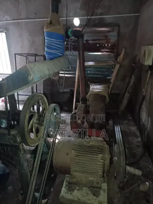 මිරිස් කෙටීමේ යන්ත්‍ර. (Grinding Mills)