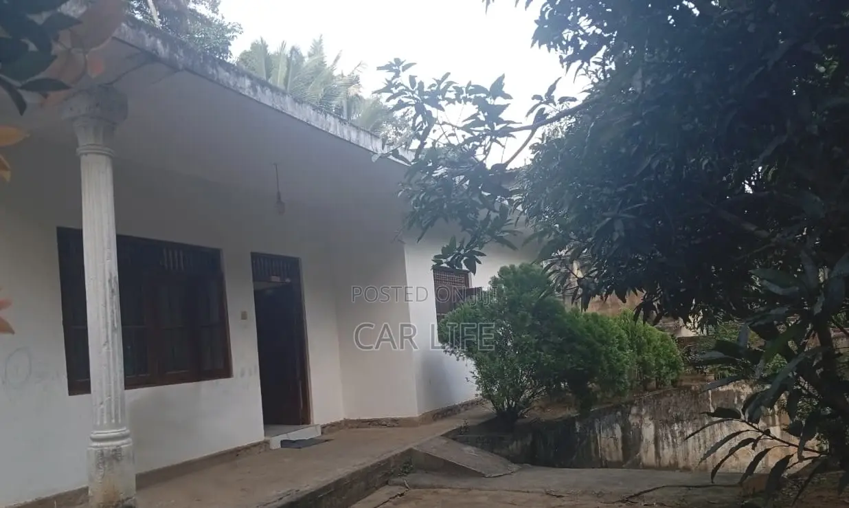 3bdrm House in Mawanella for sale
