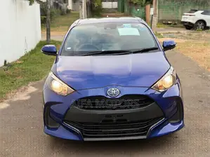 Toyota Yaris 2022 Blue