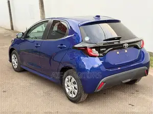 Toyota Yaris 2022 Blue