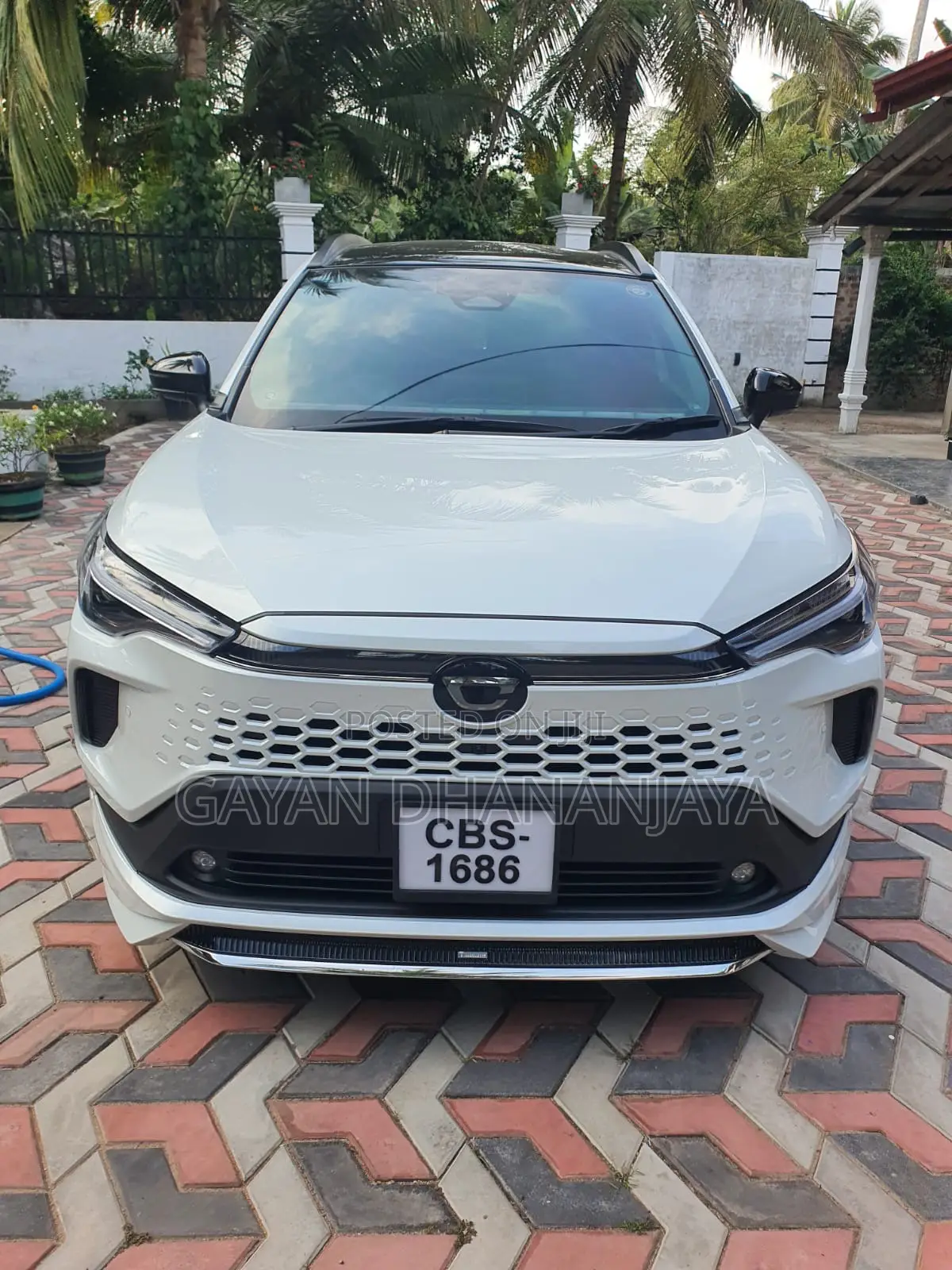 Toyota Corolla Cross Hybrid 2025 White