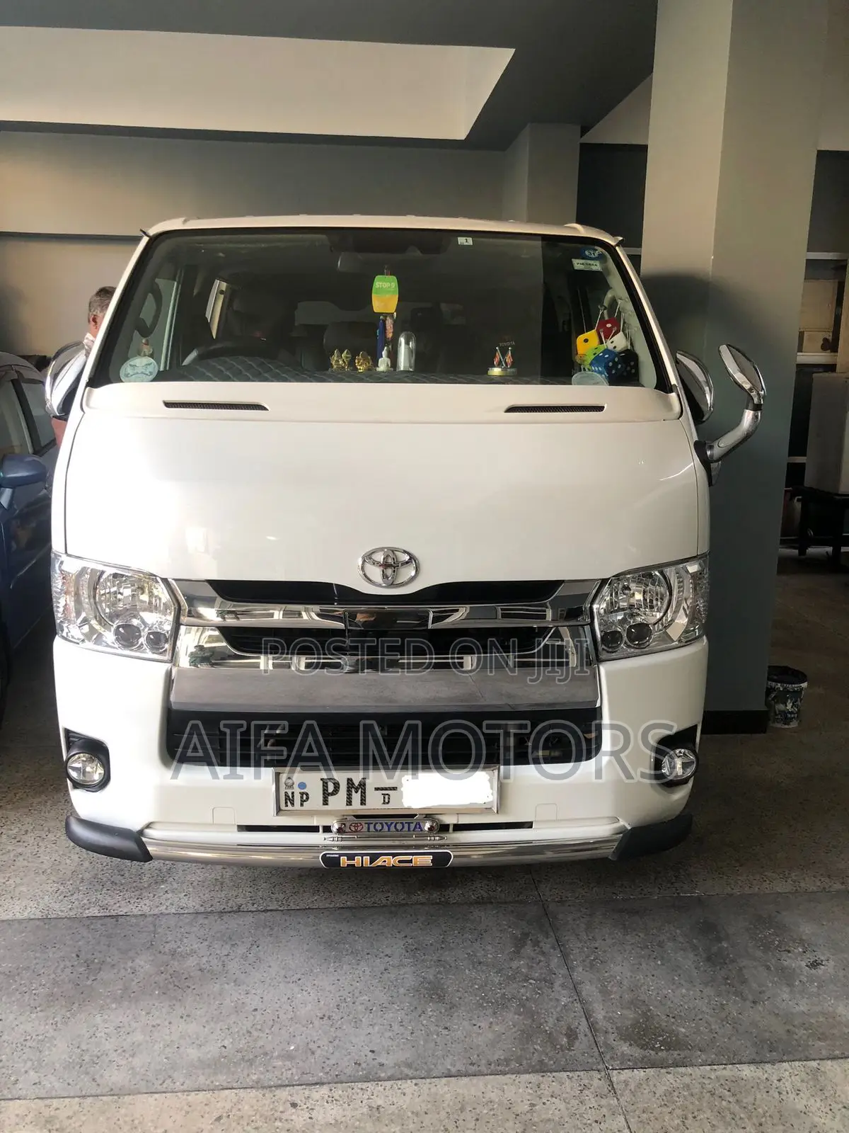 Toyota HiAce 2018 White