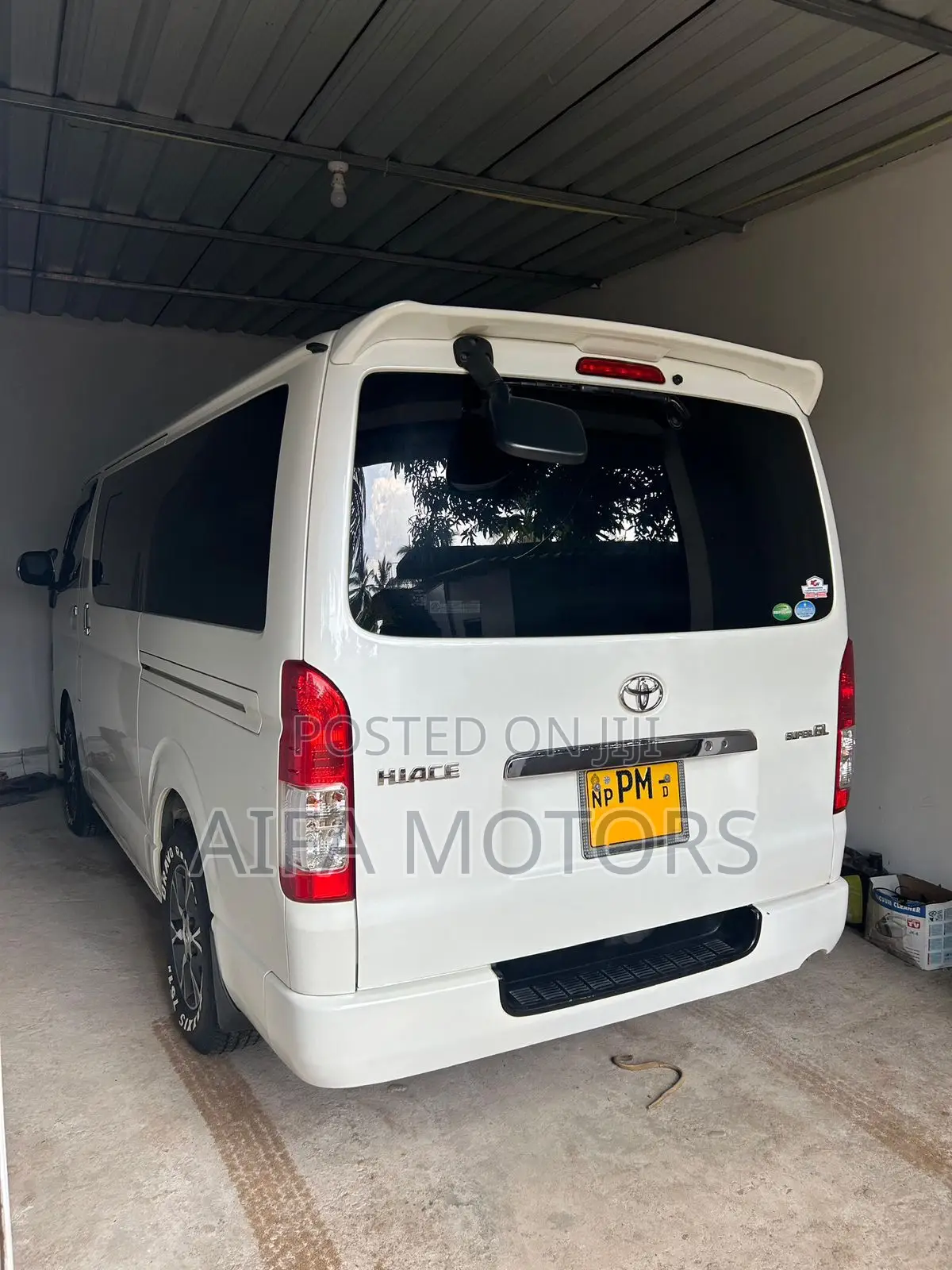 Toyota HiAce 2018 White