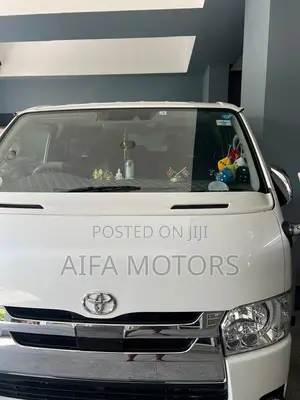 Toyota HiAce 2018 White