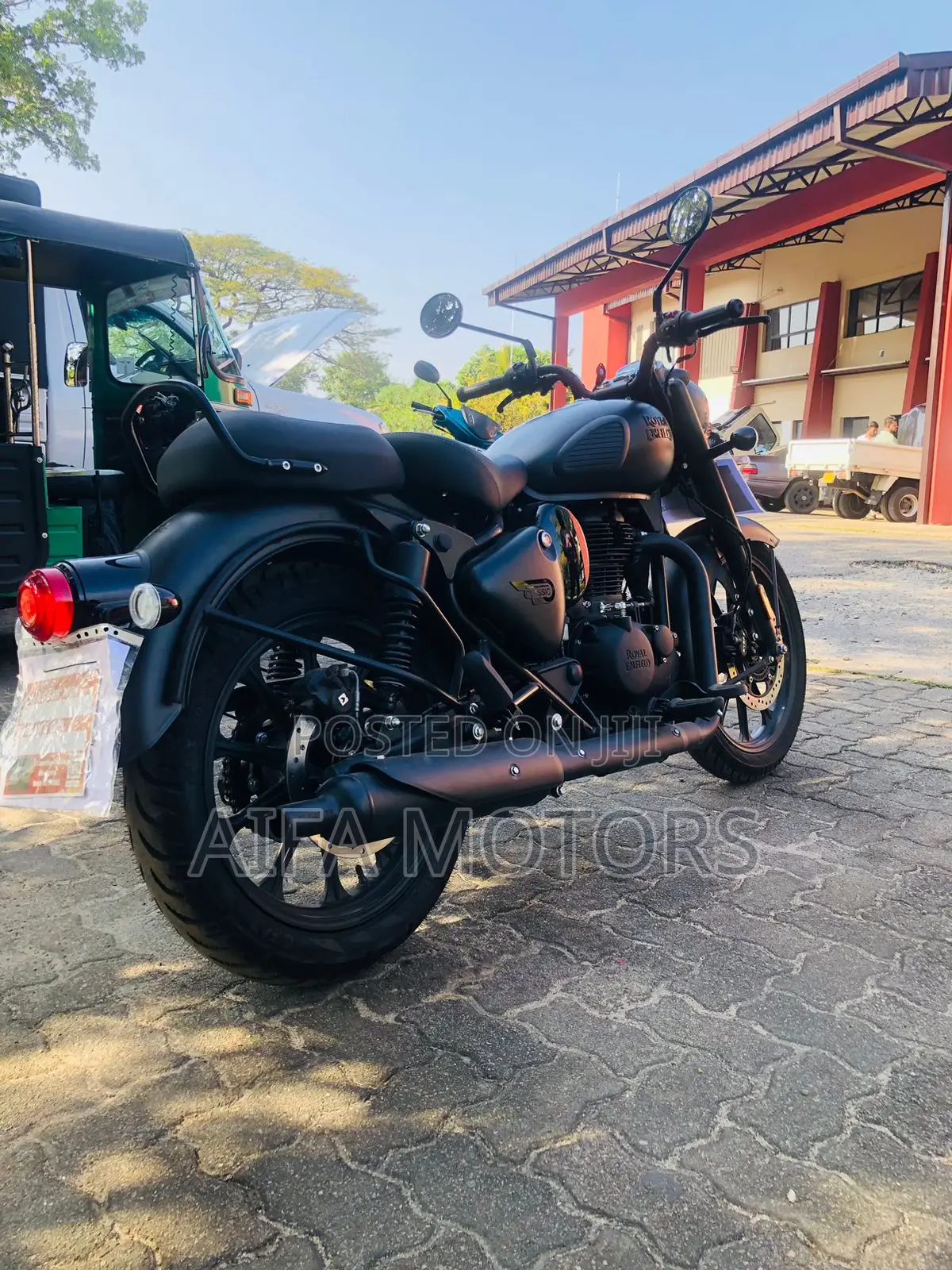 New Royal Motorcycle 2025 Black