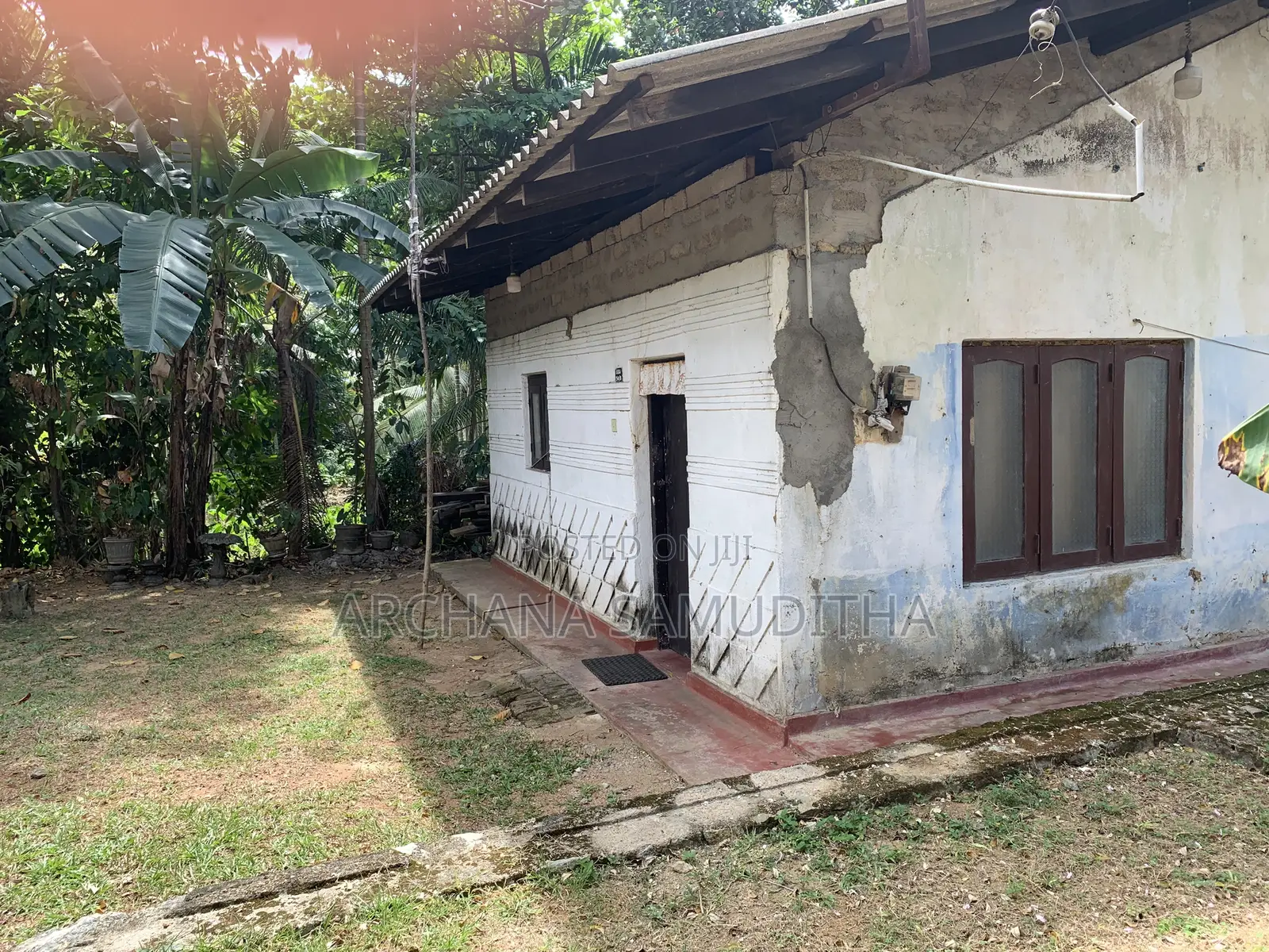 14 Perches Land With Old House Available for Sale