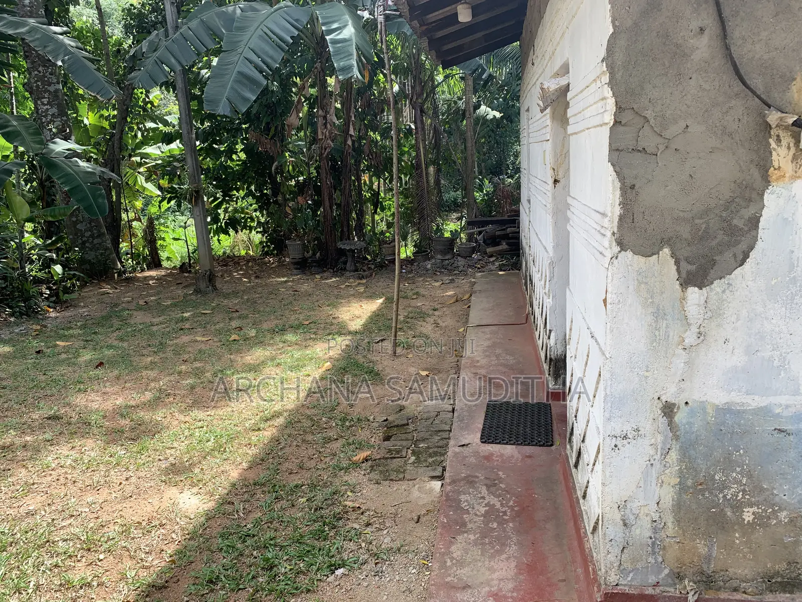 14 Perches Land With Old House Available for Sale