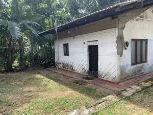 14 Perches Land With Old House Available for Sale