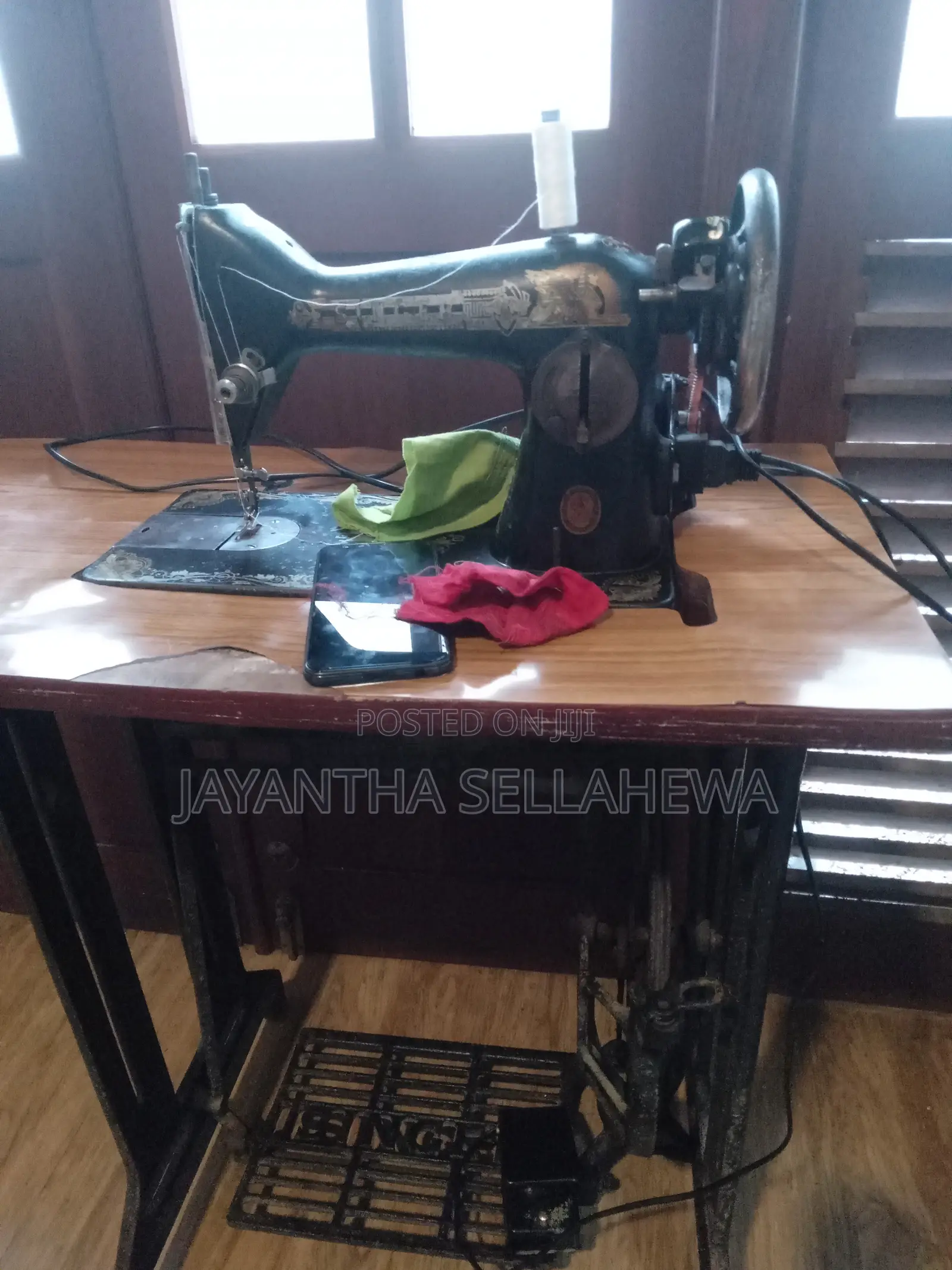 Singer Sewing Maching For Sale