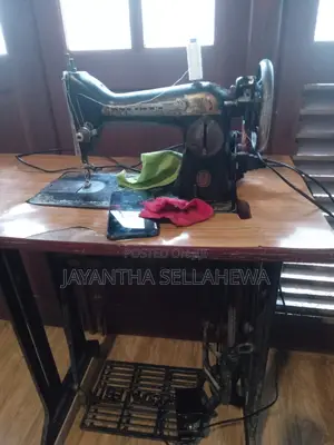 Singer Sewing Maching For Sale