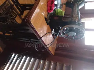 Singer Sewing Maching For Sale