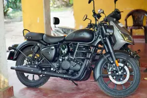 New Royal Motorcycle 2025 Black