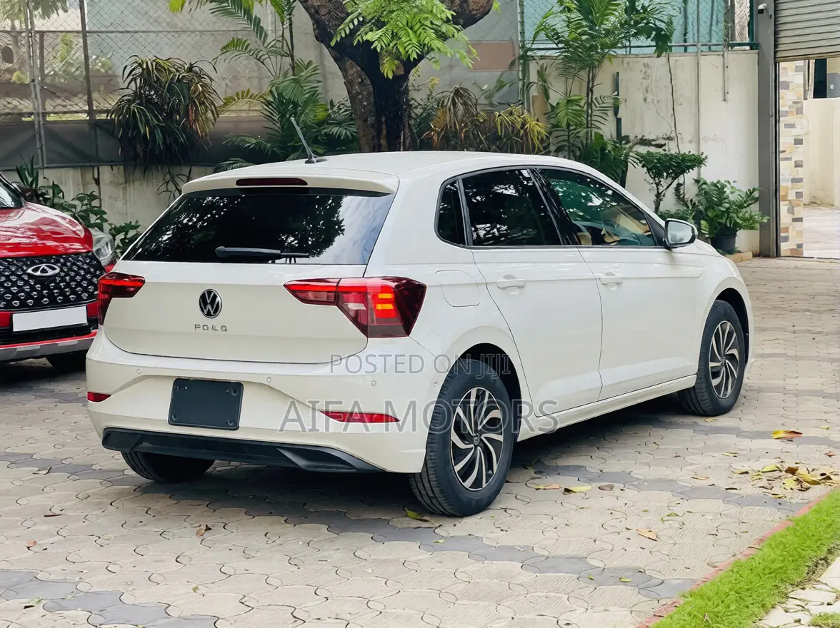 Volkswagen Polo 2024 White