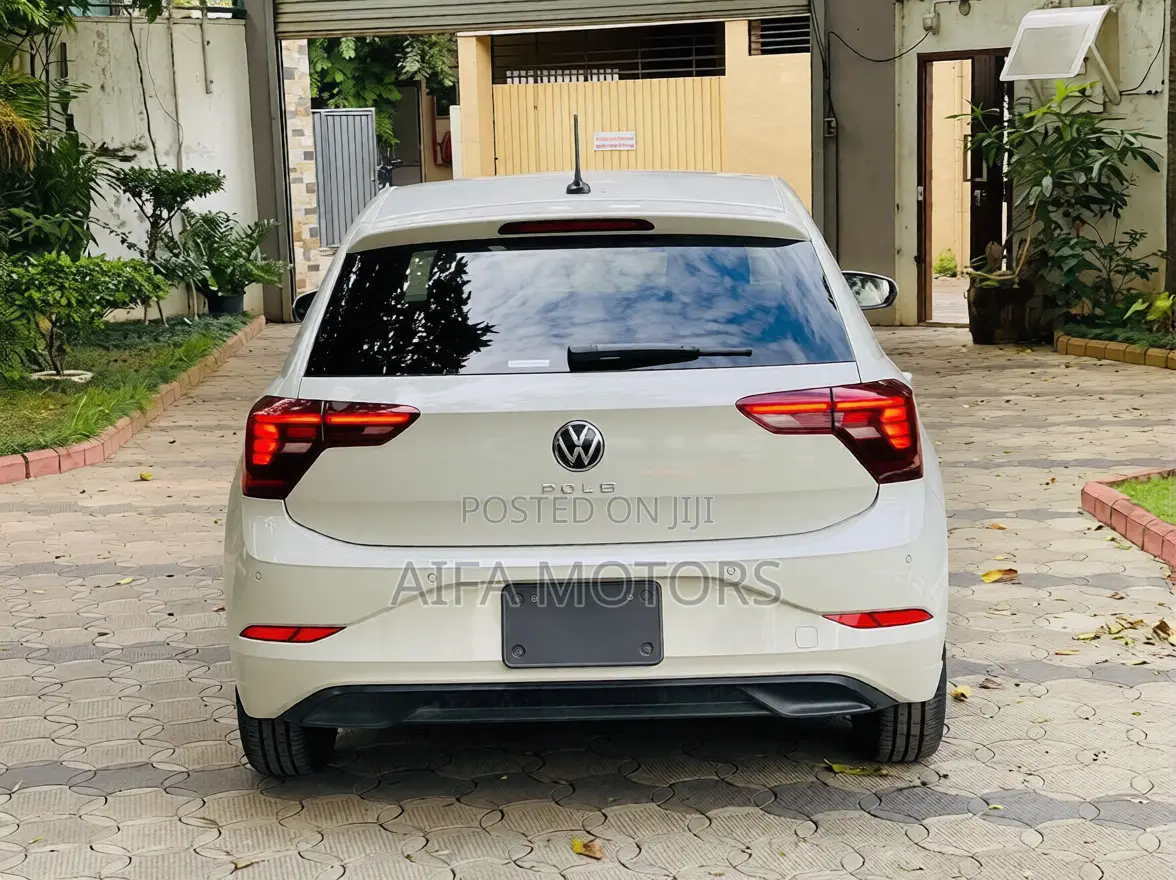 Volkswagen Polo 2024 White