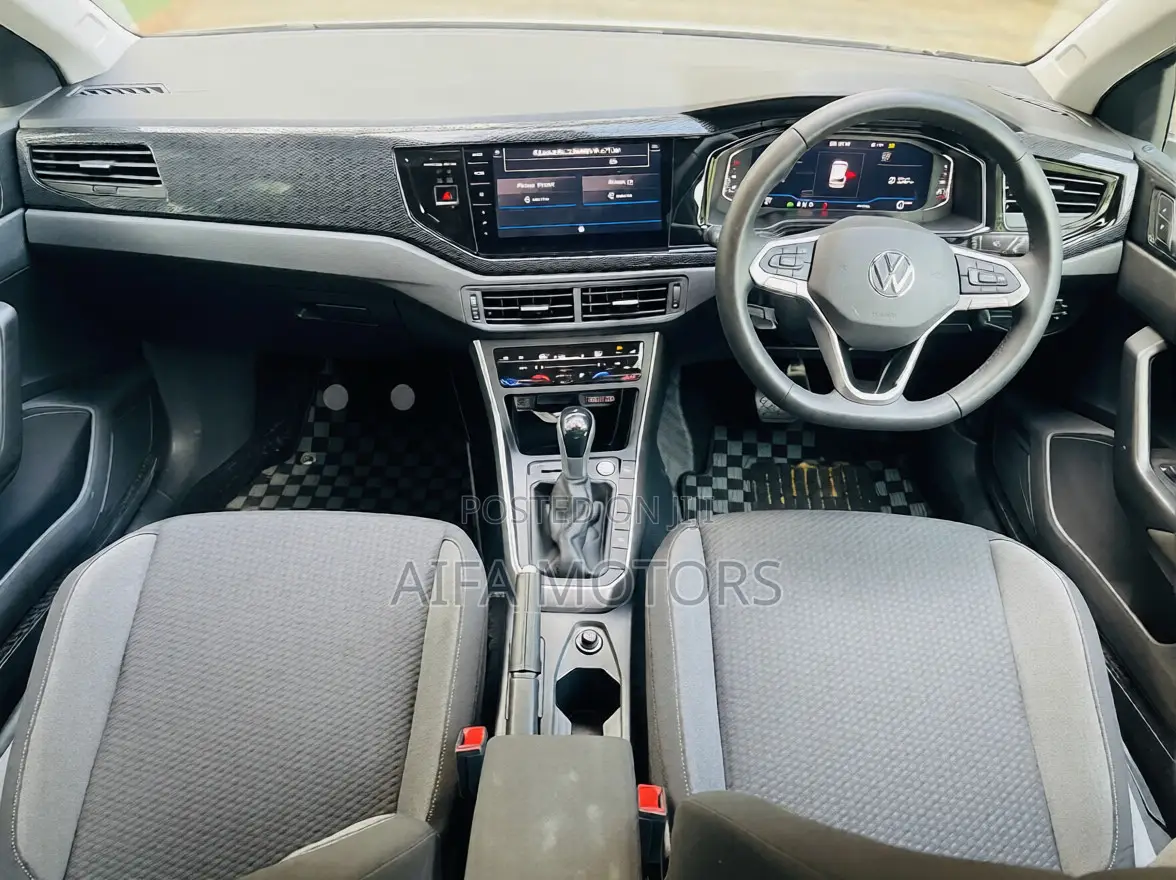 Volkswagen Polo 2024 White