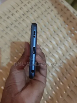 New LG Q9 64 GB Blue