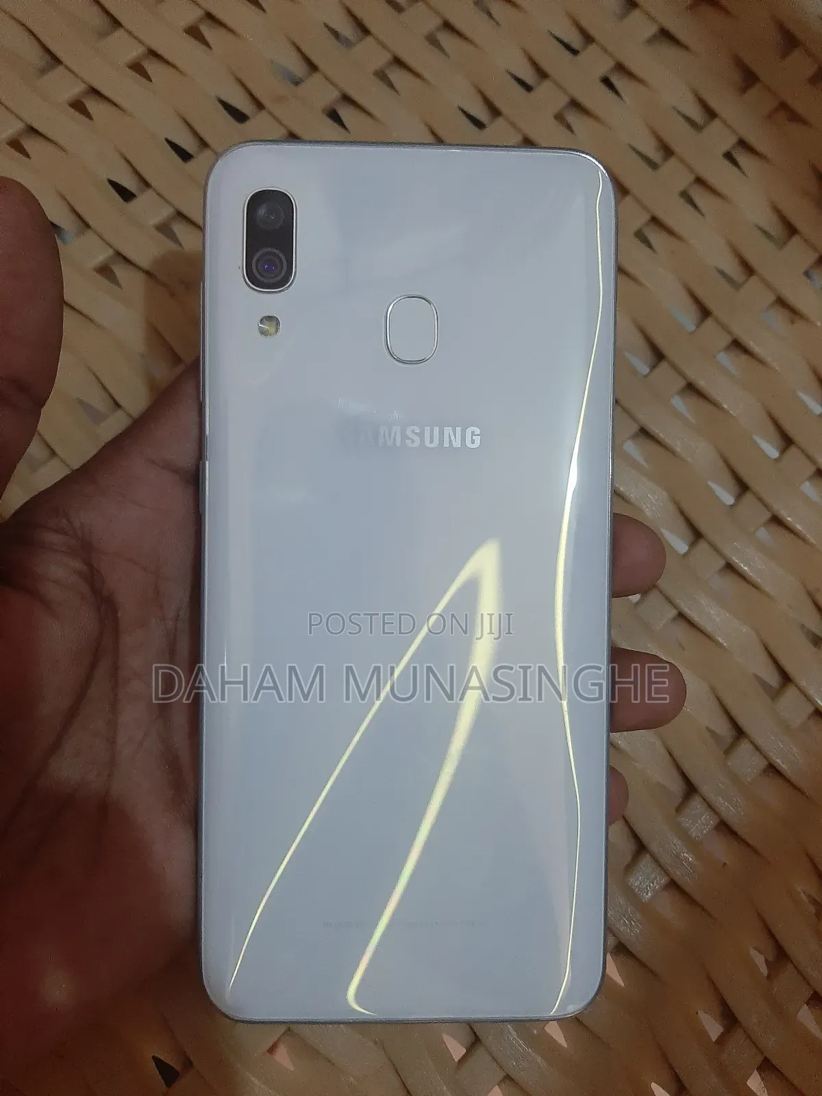 New Samsung Galaxy A30 32 GB White