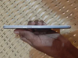 New Samsung Galaxy A30 32 GB White