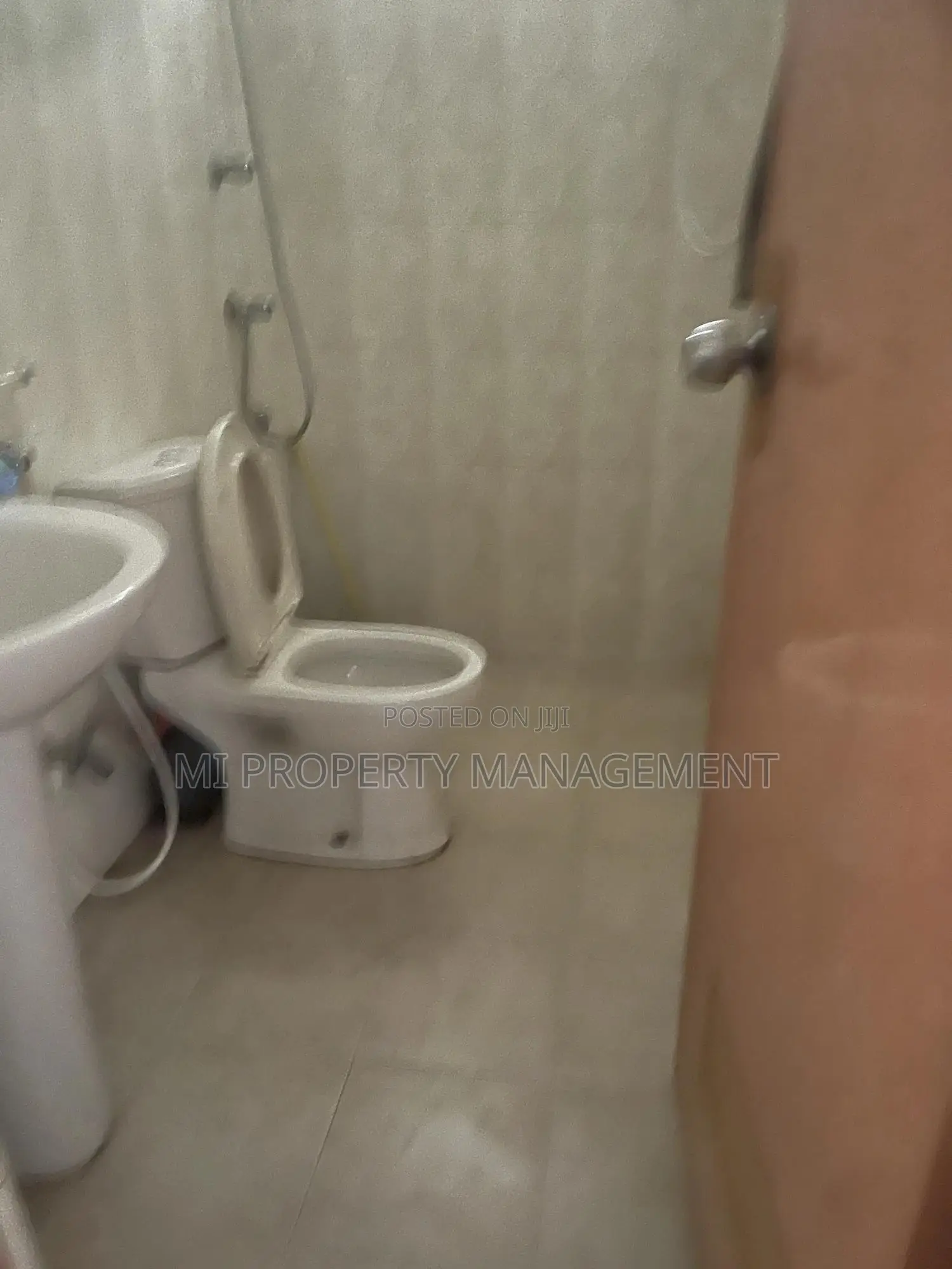 5bdrm House in Mi Properties, Kalubowila for sale