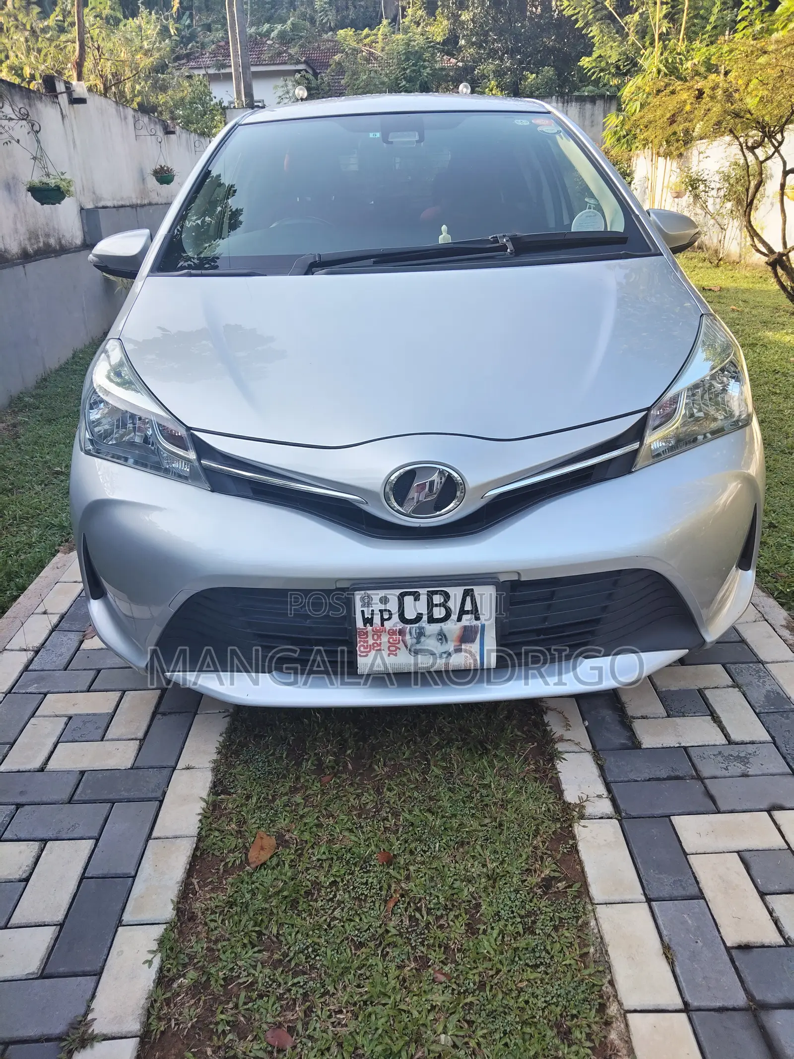 Toyota Vitz 2015 Gray