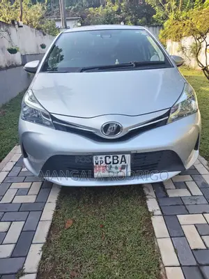 Toyota Vitz 2015 Gray