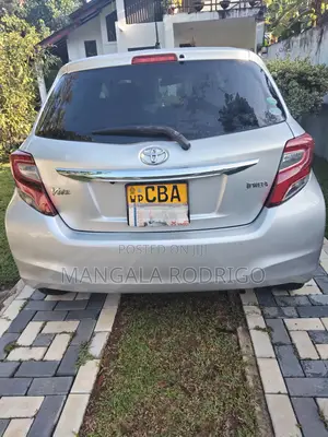 Toyota Vitz 2015 Gray