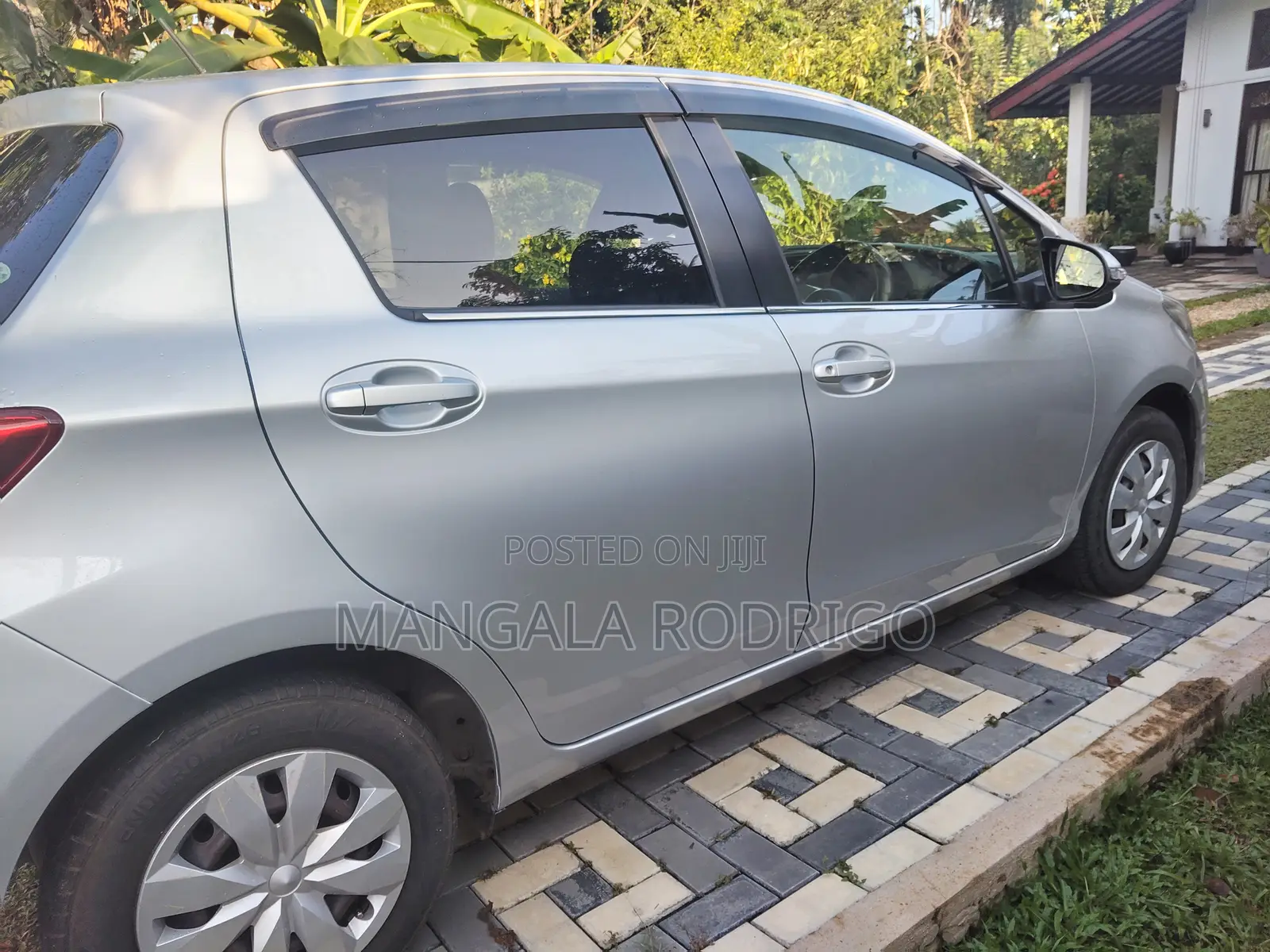 Toyota Vitz 2015 Gray
