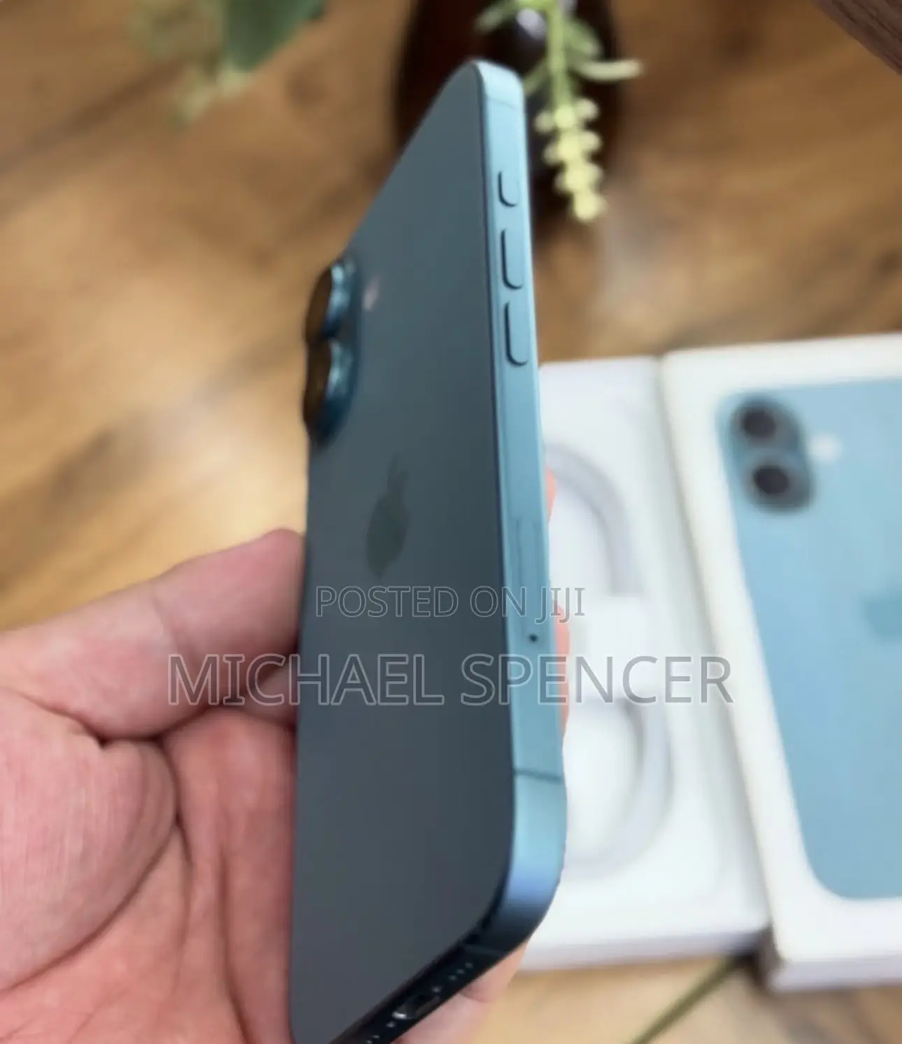 New Apple iPhone 16 256 GB Blue