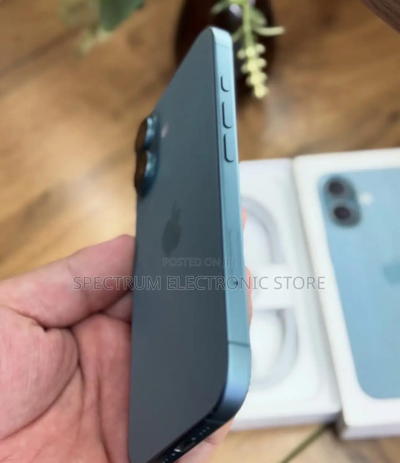 New Apple iPhone 16 256 GB Blue