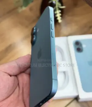 New Apple iPhone 16 256 GB Blue