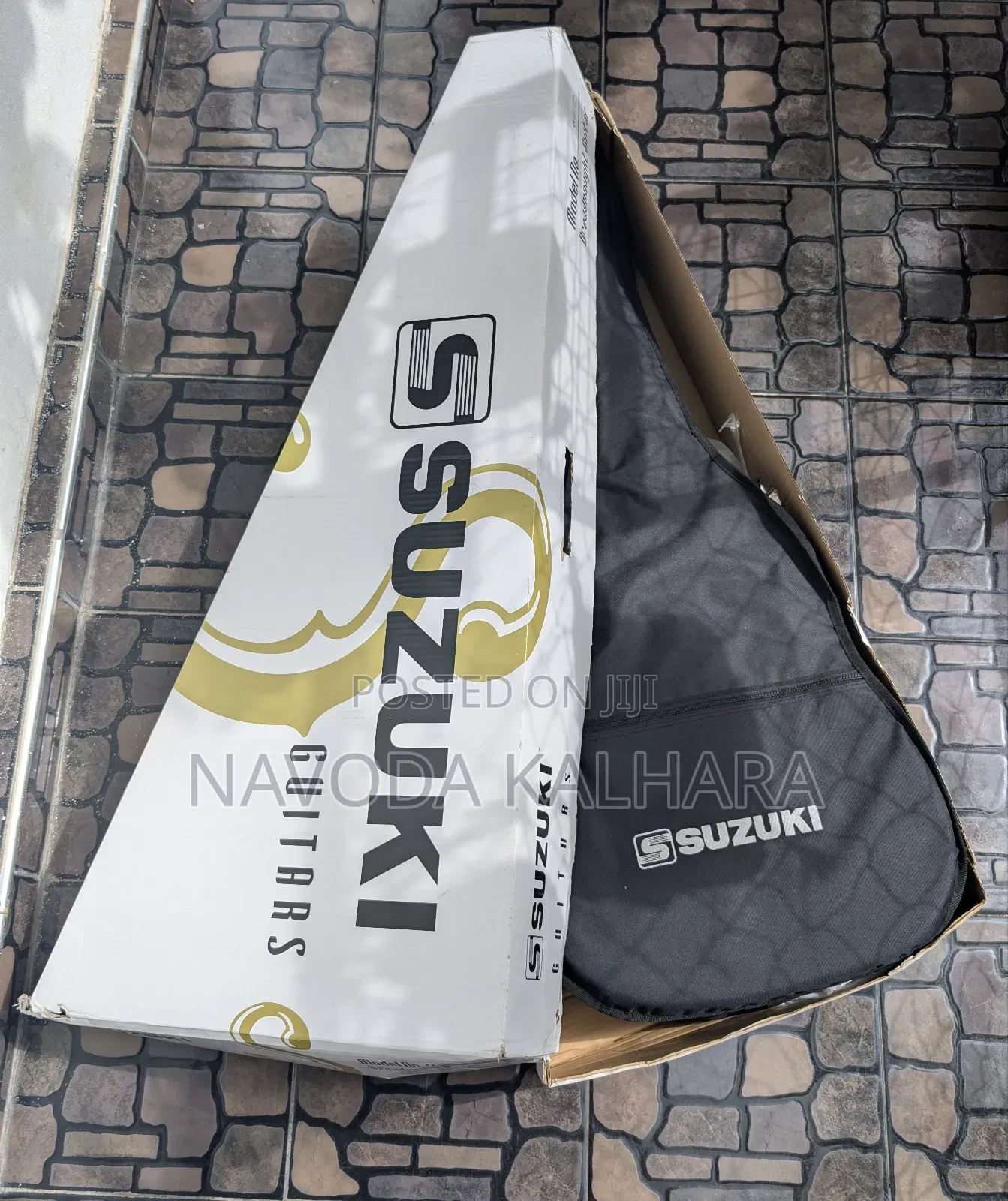 Suzuki Acoustic Cutaway Guitar With Cover