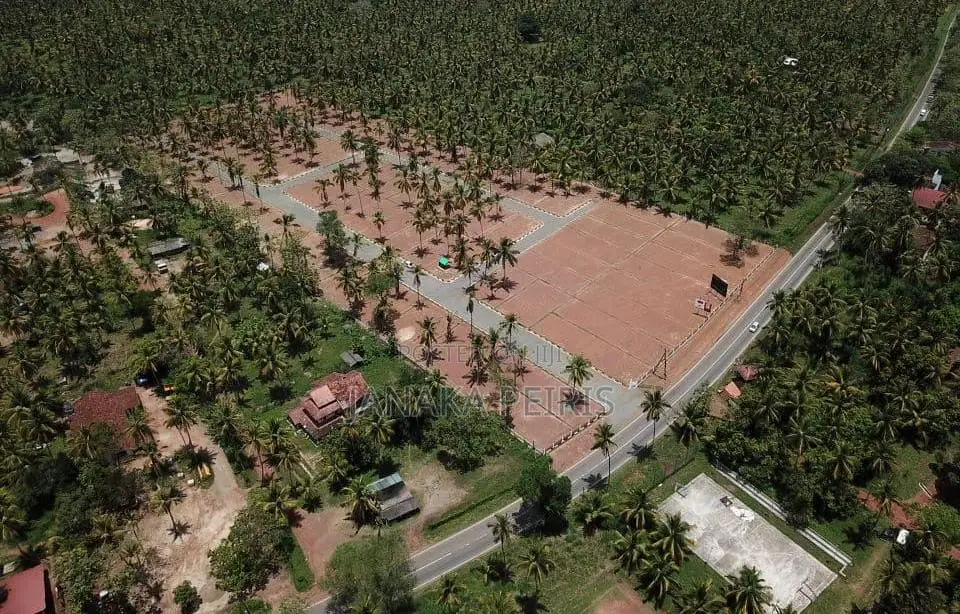 12.5 Perches Land in Divulapitiya (Kotadeniyawa) From the Owner.