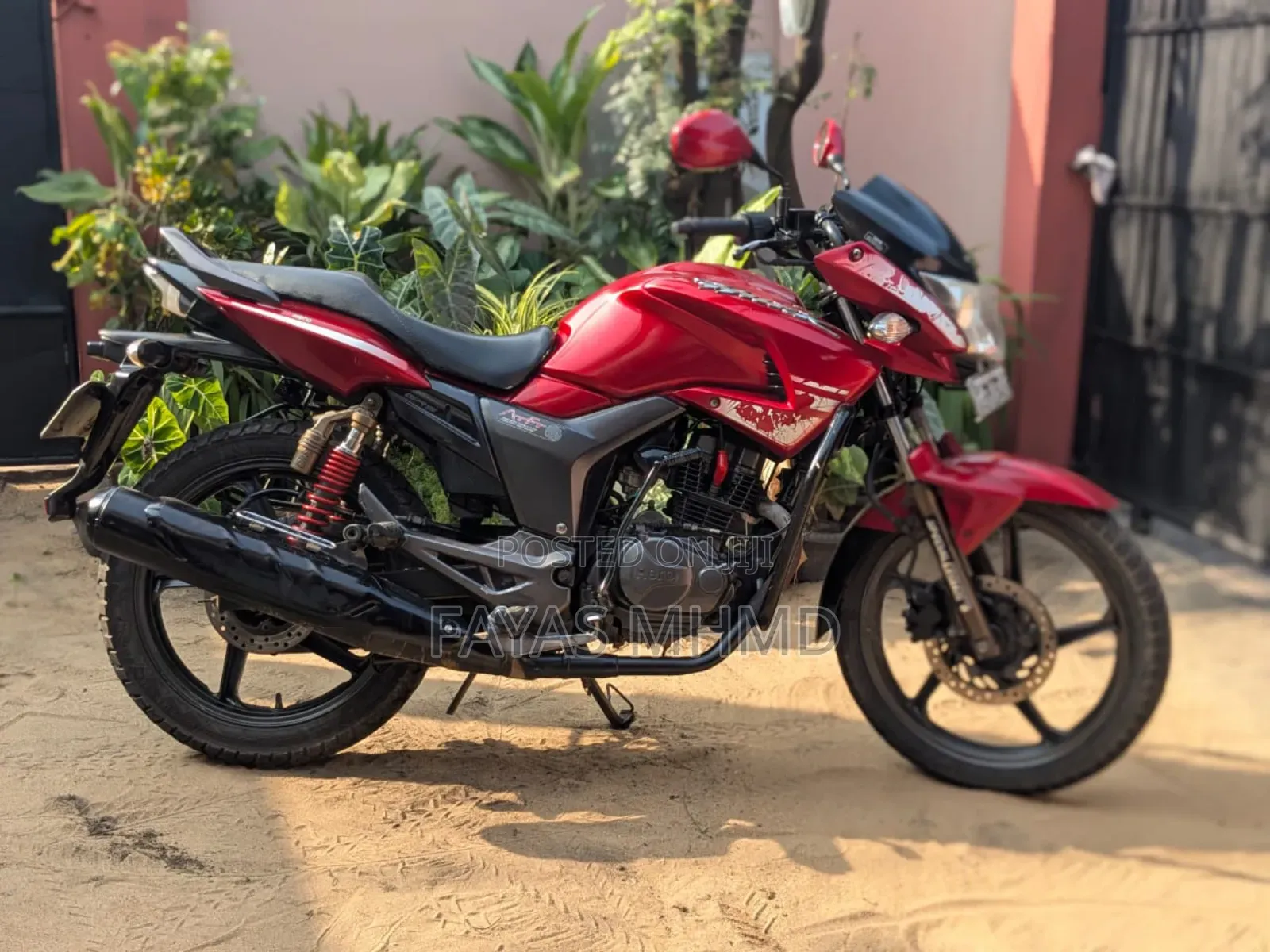 Hero Hunk 150 2018 Red