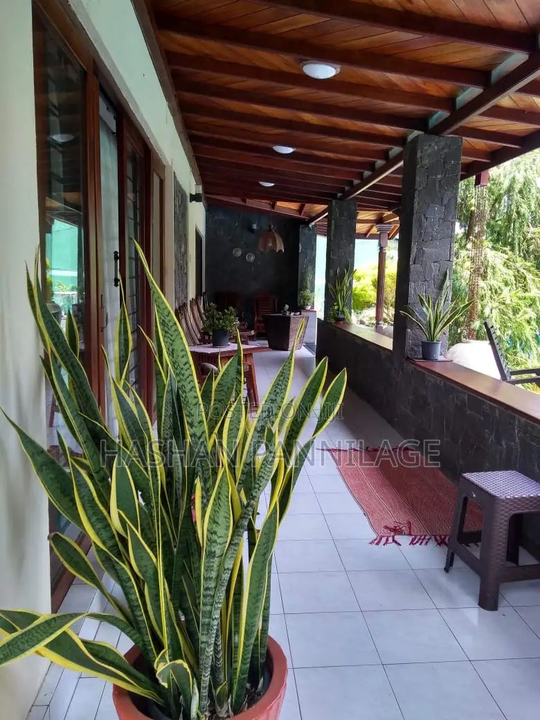 Furnished 5bdrm Villa in Villa Pannila, Moratuwa for sale