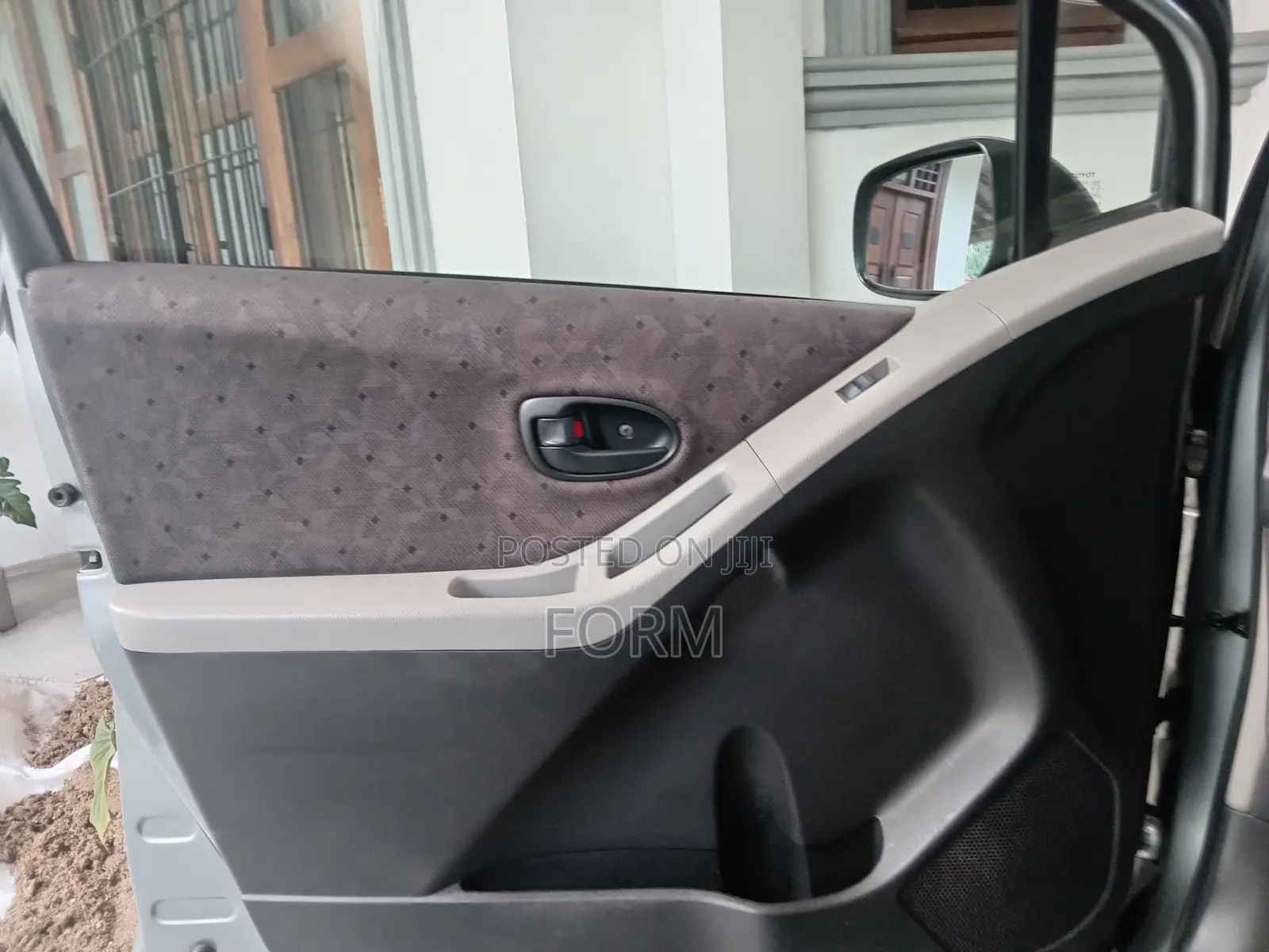 Toyota Vitz 2008 Silver