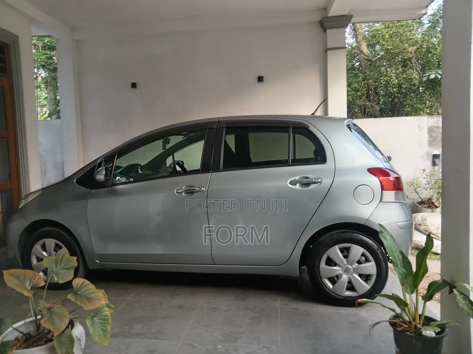 Toyota Vitz 2008 Silver