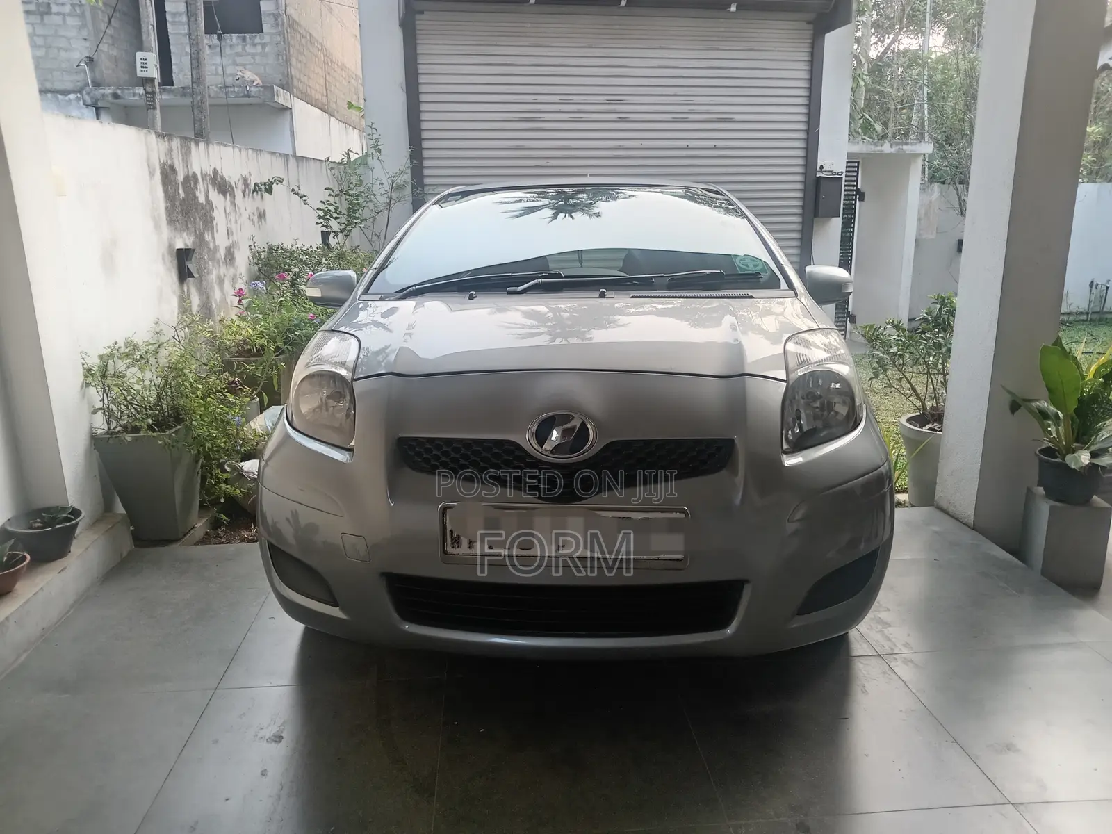 Toyota Vitz 2008 Silver