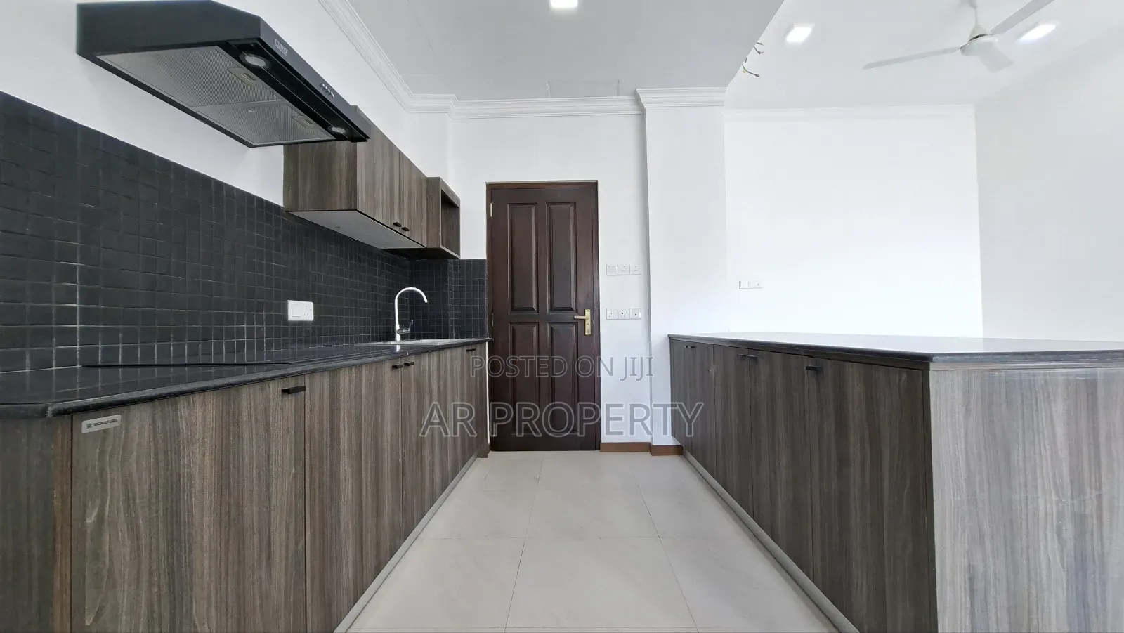 4bdrm Apartment in Colombo City for sale