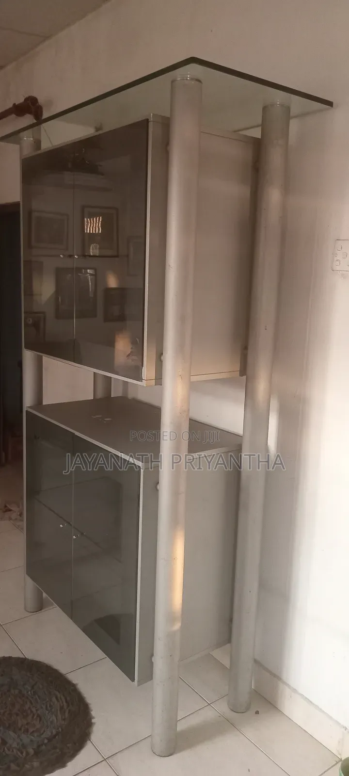 Switzerland නිෂ්පාදනයකි,වීදුරු සහ ස්ටෙින්ලස් ස්ටීල් වලින් නිපදවා ඇත. .